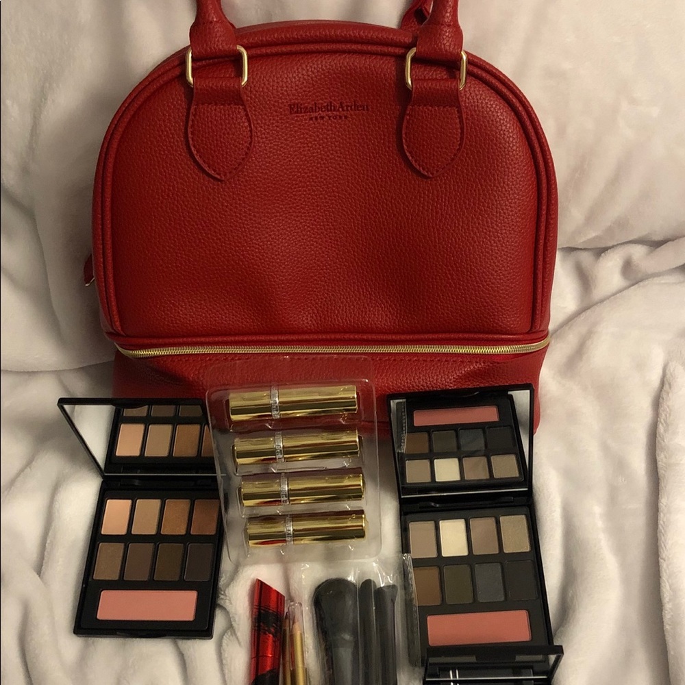 NWT Elizabeth Arden Bright Lights Case/collection